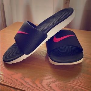 NIKE Kawa slides!